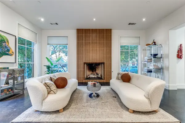 3816 Hawthorne Avenue #B, Dallas, TX 75219