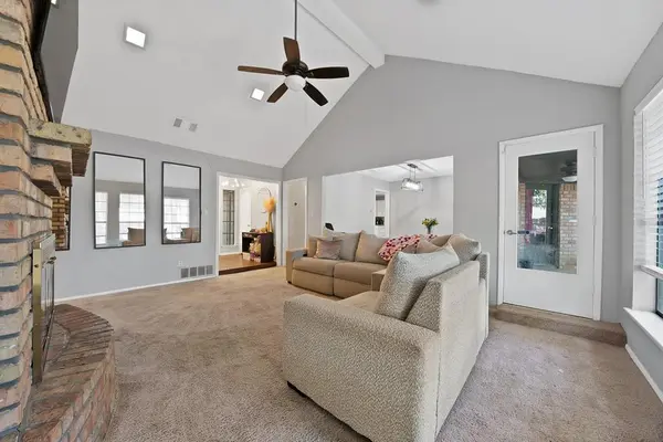 5715 Trail Crest Drive, Arlington, TX 76017