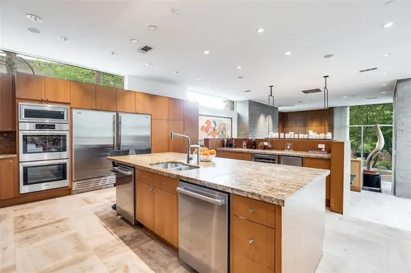 2207 Kessler Woods Court, Dallas, TX 75208