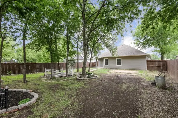 370 S Pecan Street, Milford, TX 76670