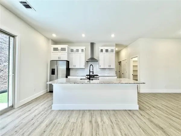 8513 Shorehan Road, The Colony, TX 75036