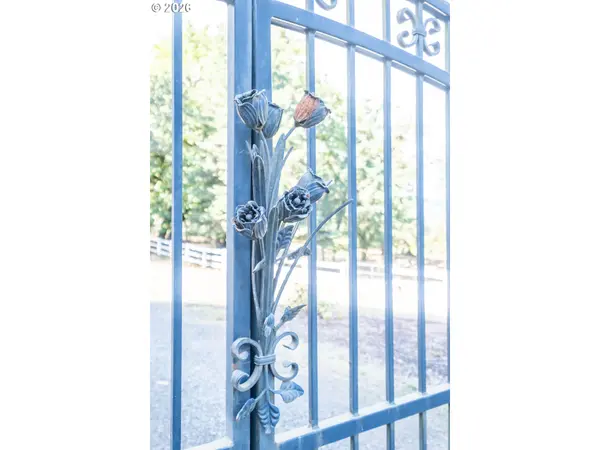 1920 COCHRANE LN, Dallas, OR 97338