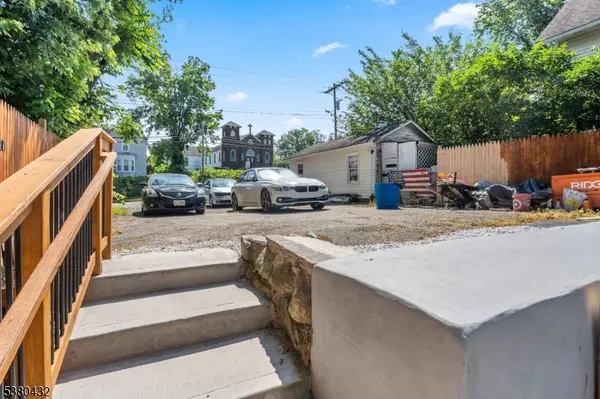 17 Main St, Hamburg Boro, NJ 07419