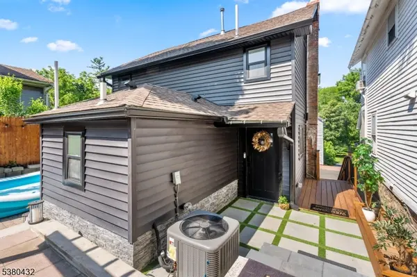 17 Main St, Hamburg Boro, NJ 07419