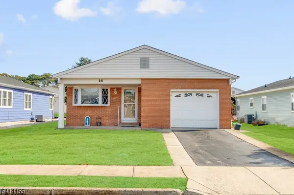 16 Calalou Ct, Berkeley Twp., NJ 08757