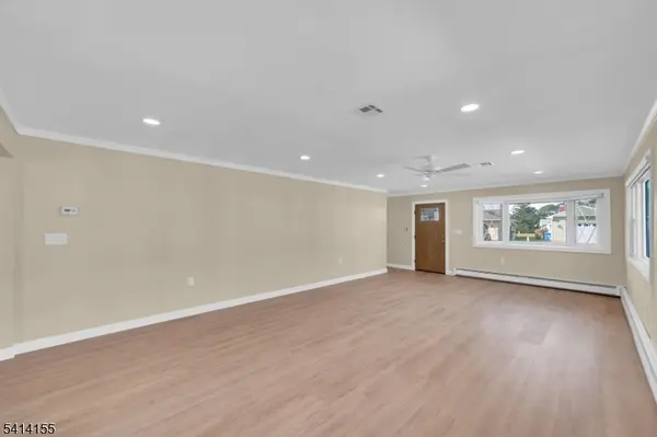 16 Calalou Ct, Berkeley Twp., NJ 08757