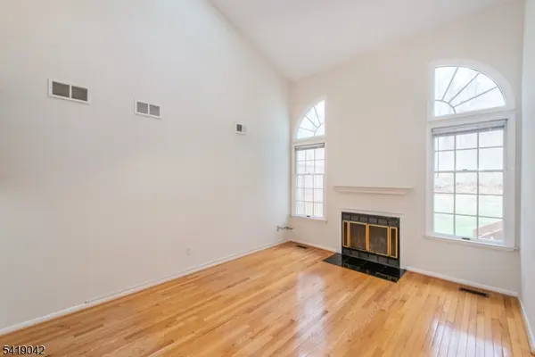 38 Noelle Ct, Lincoln Park Boro, NJ 07035