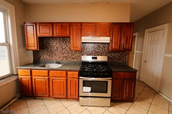 413 Lyons Ave #2L, Newark City, NJ 07112