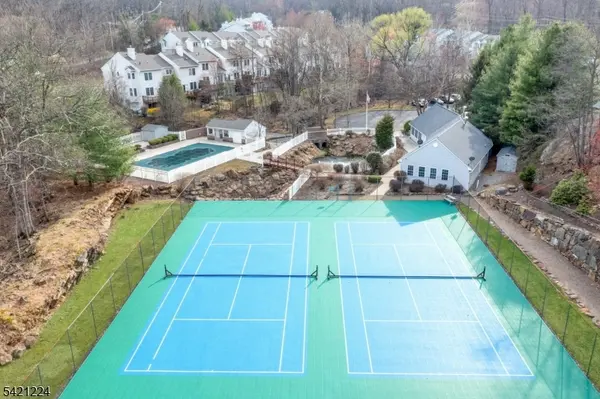 36 Mountainview Ct, Riverdale Boro, NJ 07457