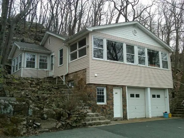 207 Larsens Dr, Denville Twp., NJ 07834