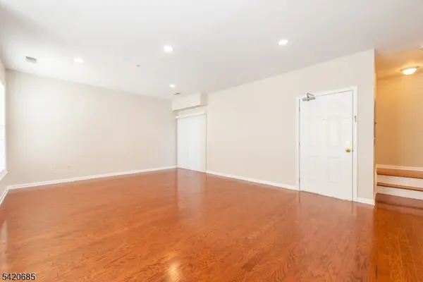 201 Dey St #124, Harrison Town, NJ 07029