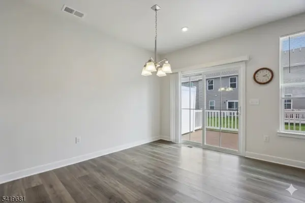 49 Owen Ct, Franklin Twp., NJ 08873