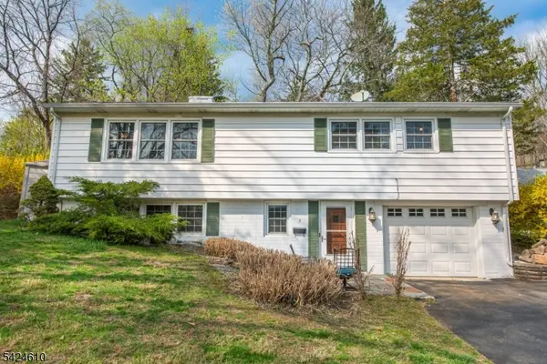 7 North Shore Trl, Sparta Twp., NJ 07871