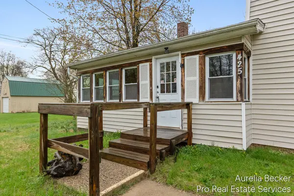 425 S Cedar ST, Allegan City, MI 49010