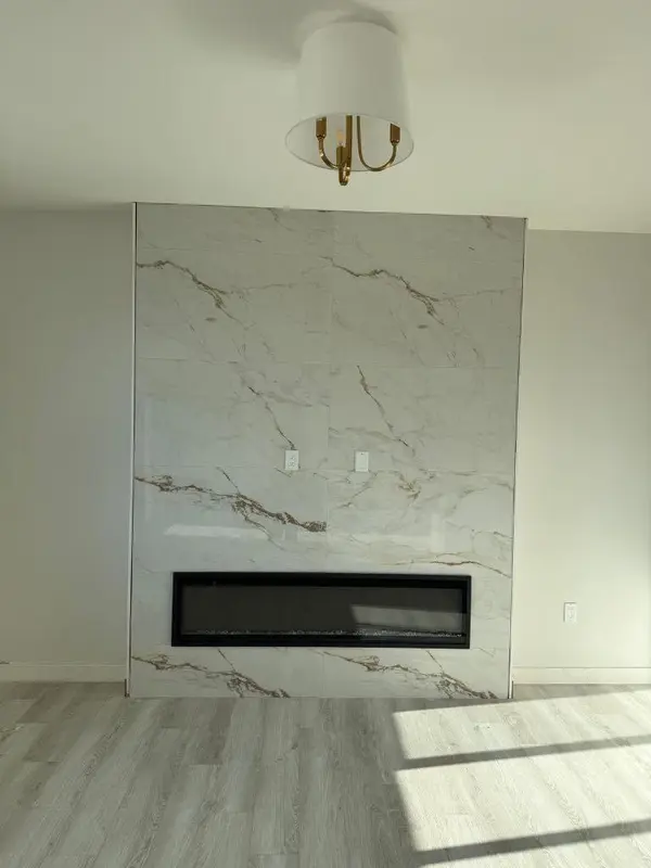 21 LAVELLE Close, Red Deer, AB T4R 0V7