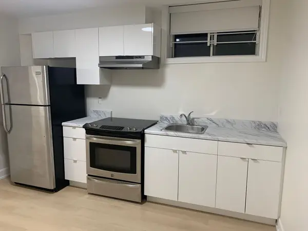 118 Fairholme AVE #Basement 1, Toronto C04, ON M6B 2W9