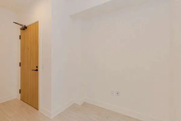 15 Mercer & Blue Jays Way ST #722, Toronto C01, ON M5V 1H2