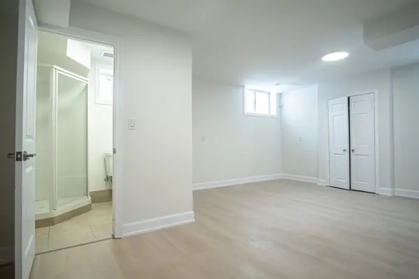 118 Fairholme AVE #Basement 2, Toronto C04, ON M6B 2W9