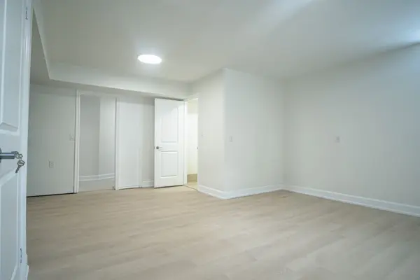 118 Fairholme AVE #Basement 2, Toronto C04, ON M6B 2W9