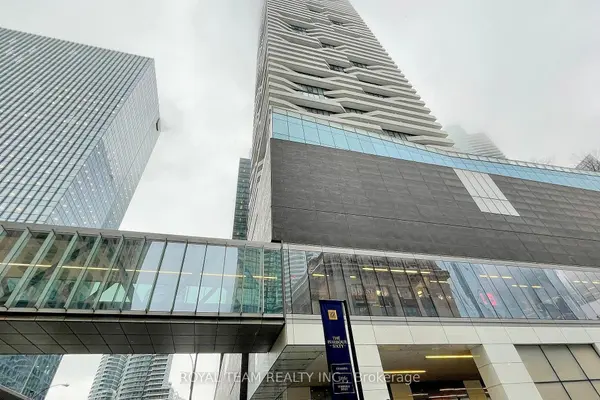 88 Harbour ST #5703, Toronto C01, ON M5J 0C3