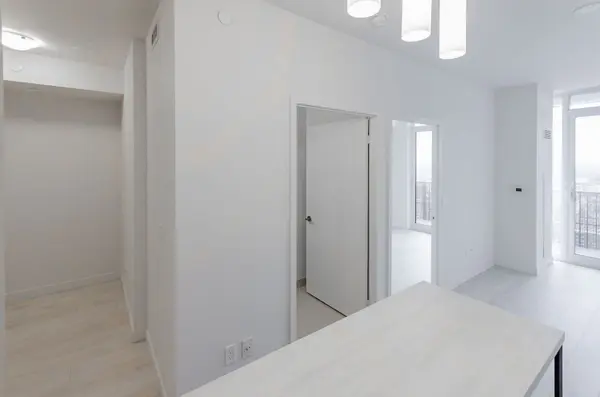 8 Eglinton AVE E #2608, Toronto C10, ON M4P 0C1