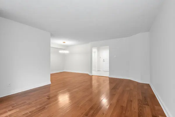 3800 Yonge ST #402, Toronto C04, ON M4N 3P7