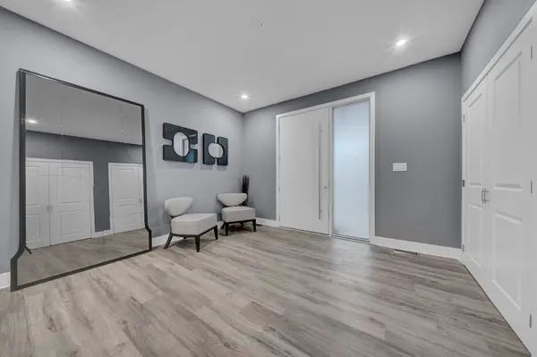 5 Melody LN, Georgina, ON L0E 1L0