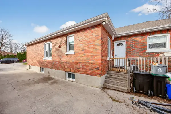 25 Thomson ST, Barrie, ON L4N 1X4