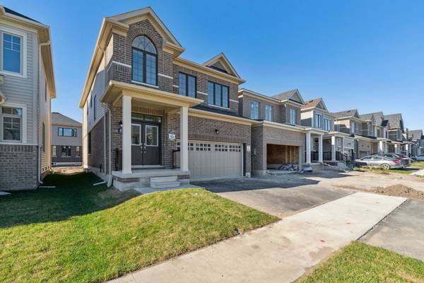 41 Durham AVE, Barrie, ON L9J 0W7