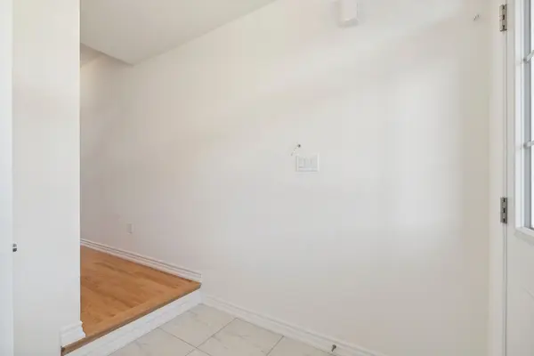 41 Durham AVE, Barrie, ON L9J 0W7