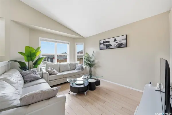 215 Snell CRESCENT, Saskatoon, SK S7T 0M7