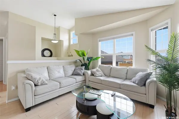 215 Snell CRESCENT, Saskatoon, SK S7T 0M7