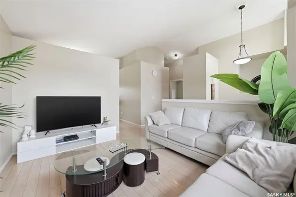 215 Snell CRESCENT, Saskatoon, SK S7T 0M7