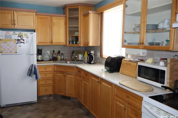 319 6th AVENUE W, Assiniboia, SK S0H 0B0