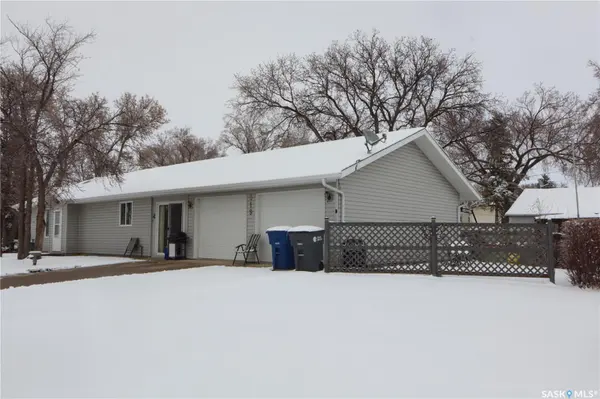 319 6th AVENUE W, Assiniboia, SK S0H 0B0