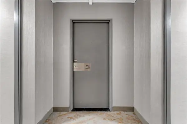 627 The West Mall N/A #208, Toronto W08, ON M9C 4X5