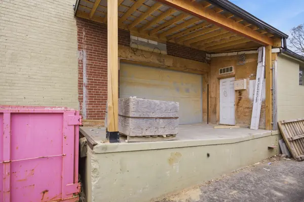 76 Industry ST, Toronto W04, ON M6M 4L7