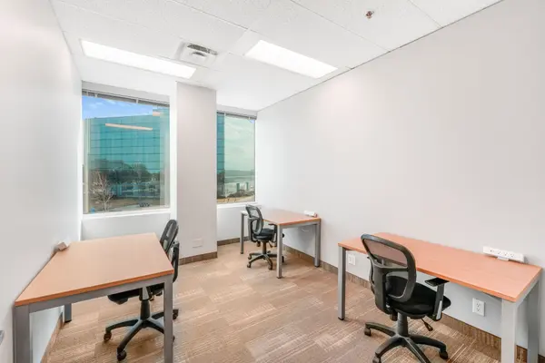 2020 Winston Park DR #200, Oakville, ON L6H 6X7