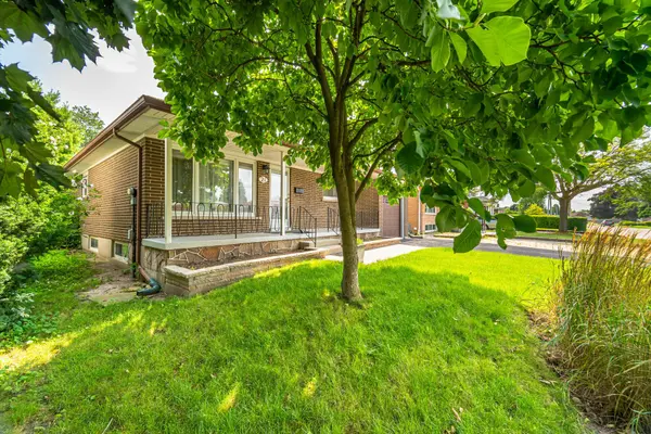 21 Jersey AVE, Brampton, ON L6W 1L5