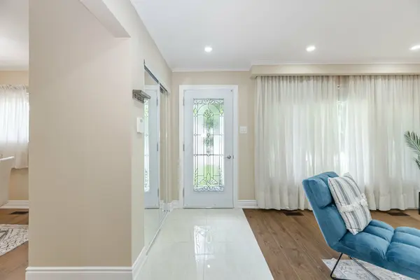 21 Jersey AVE, Brampton, ON L6W 1L5