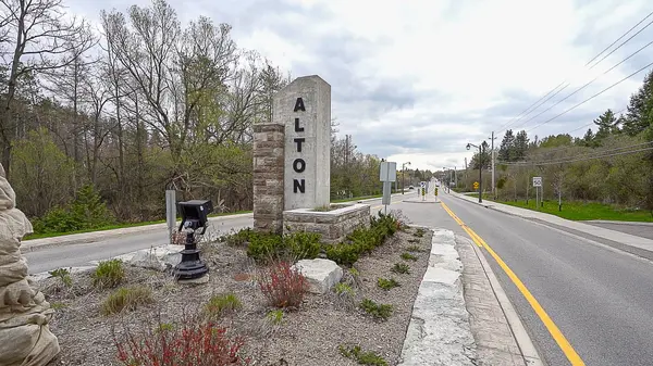 1532 Queen ST, Caledon, ON L7K 0C2