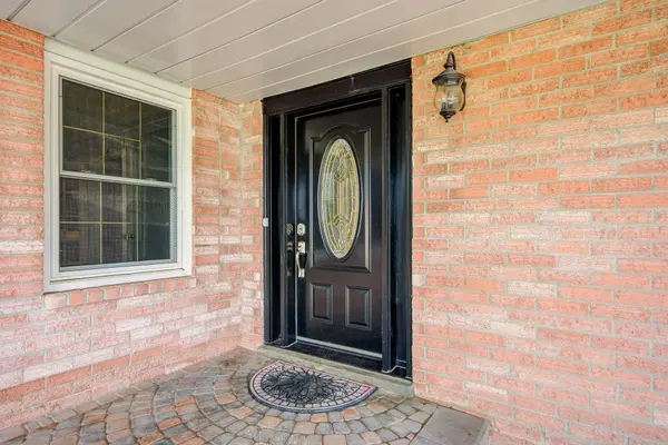 5073 Guildwood WAY, Mississauga, ON L5R 2R7