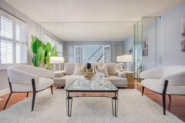 5073 Guildwood WAY, Mississauga, ON L5R 2R7