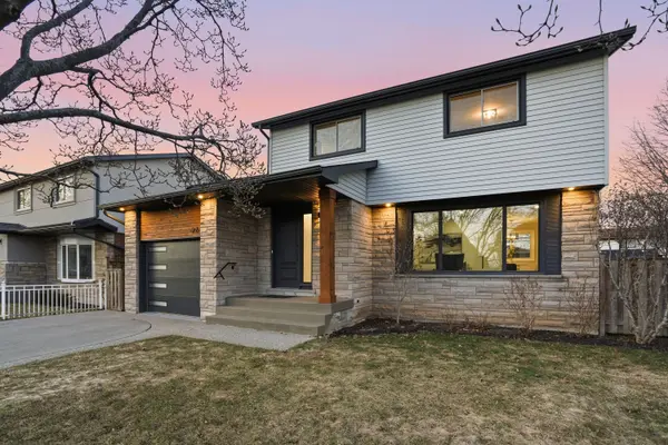 26 Clifton Downs RD, Hamilton, ON L9C 2P2