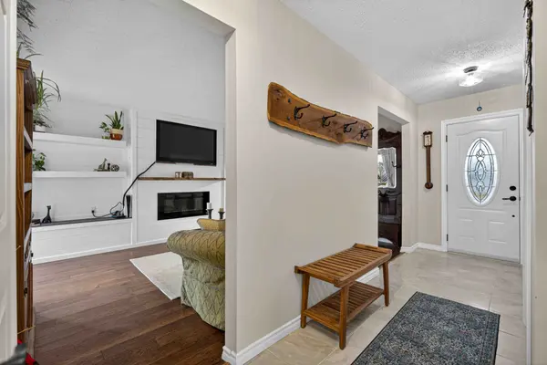 2 Rogers RD, Kawartha Lakes, ON K9V 5C3