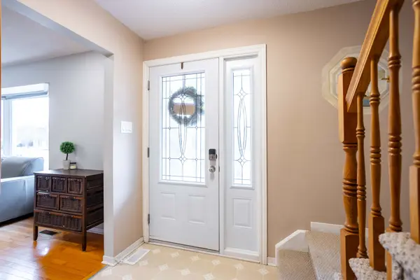 95 Castlebeau ST, Russell, ON K0A 1W0