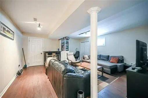 86 CHATHAM ST #LOWER, Hamilton, ON L8P 2B4