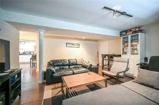 86 CHATHAM ST #LOWER, Hamilton, ON L8P 2B4