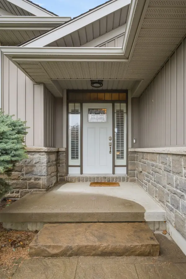 20 BUTTERNUT CT, Belleville, ON K8P 0C5