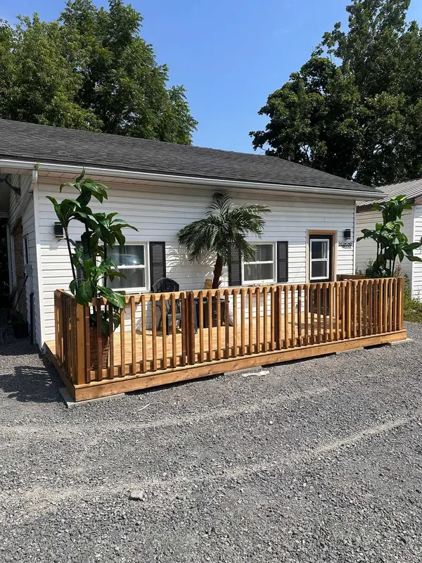 24 Russell ST #A, Belleville, ON K8N 2N9